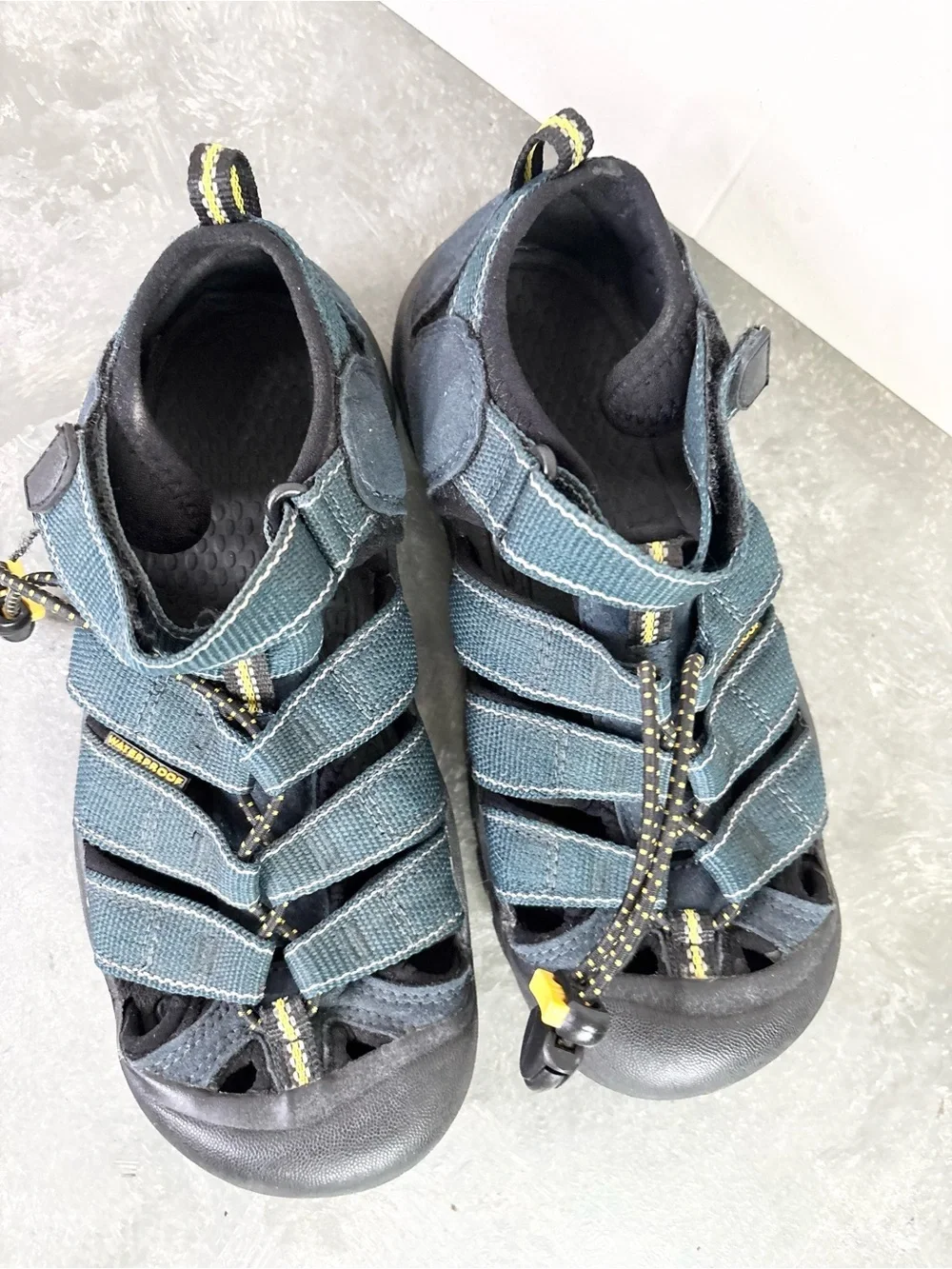 Keen Size 3 Youth Big Kids Newport H2 Sandals Style Navy Blue Shoes outdoor